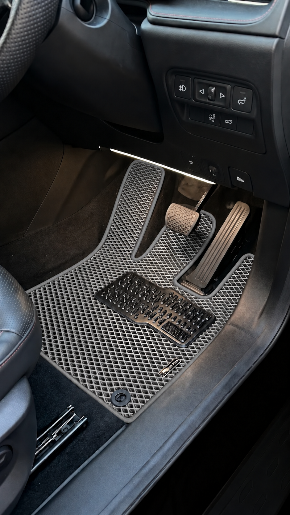 EVA car mat grey / Grey colour combination in driver's footwell